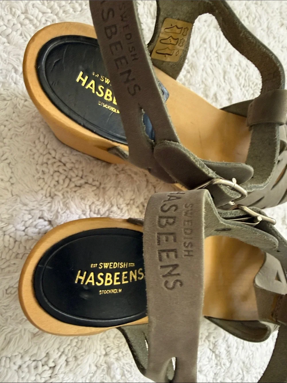 Swedish Hasbeens Light Gray Suede Cutout T-Strap Wooden Wedge Sandals EU 37 NWOT